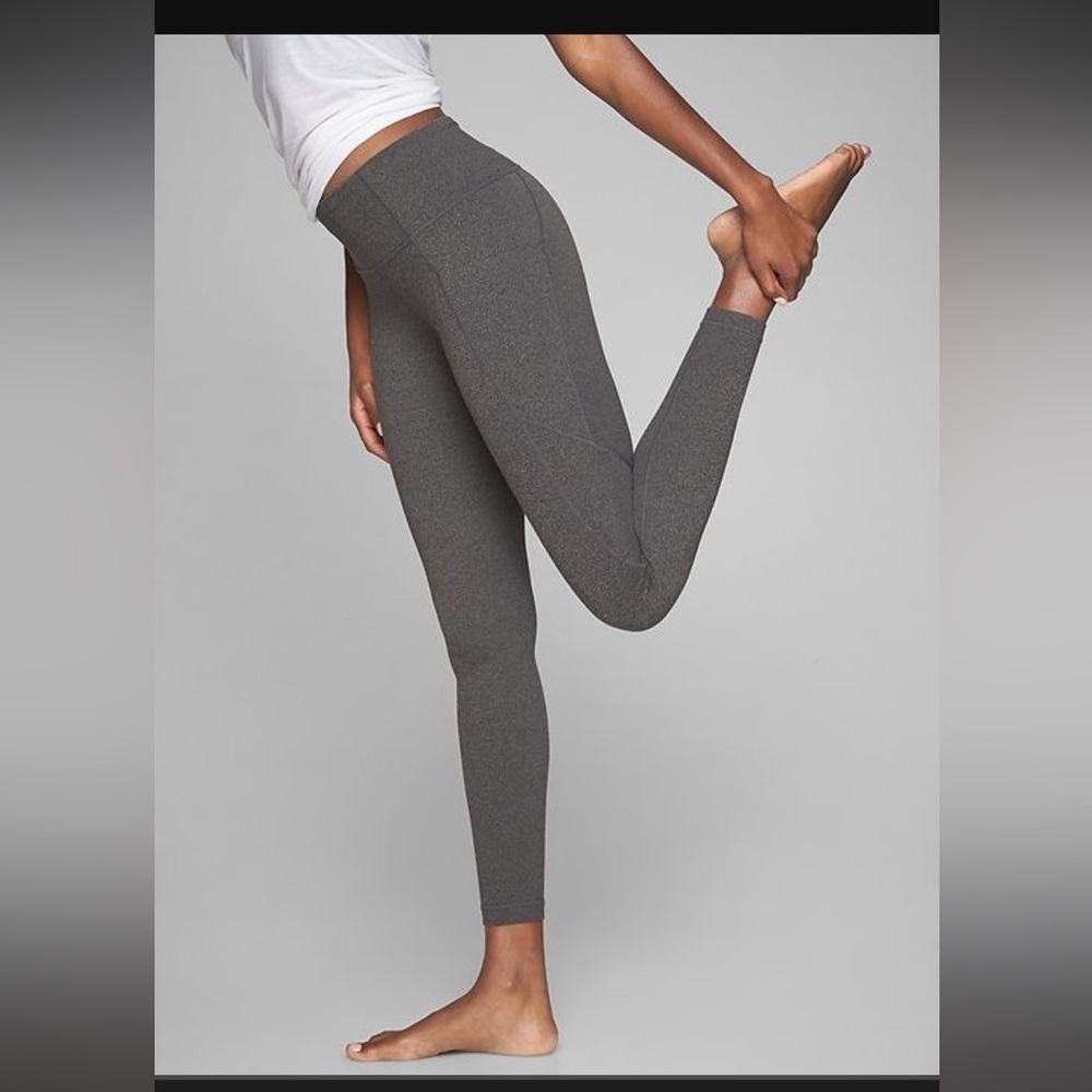 Athleta salutation stash pocket tight M